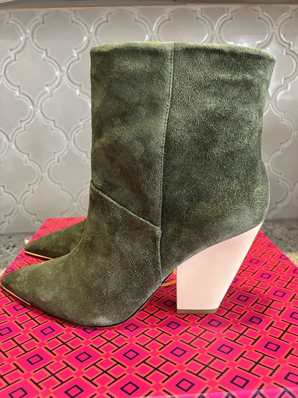 Tory Burch Size 7 Lila 90mm Ankle Bootie Olive suede NIB